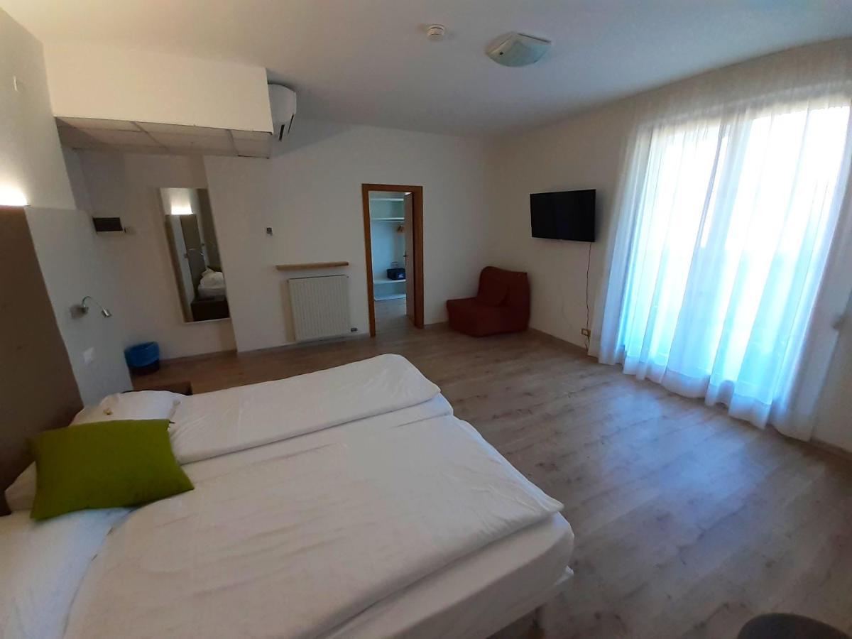 Park Hotel Val Di Monte ***S 马尔切西内 外观 照片